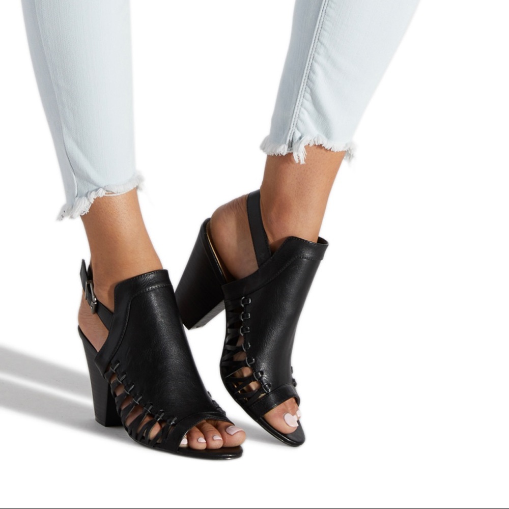 ShoeDazzle Tate black sandals
